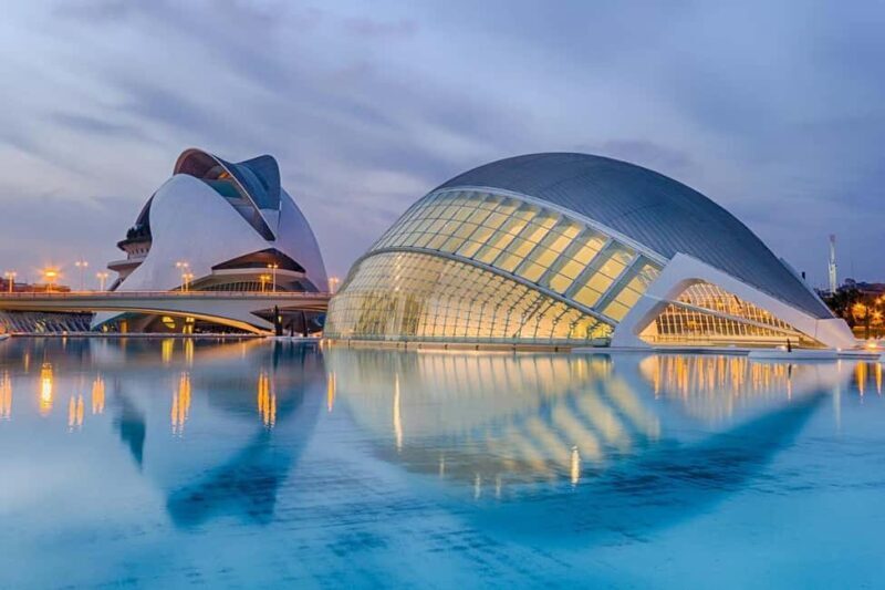 Valencia: Private Bike Tour with Local Guide (Min 4 people) - Key Points