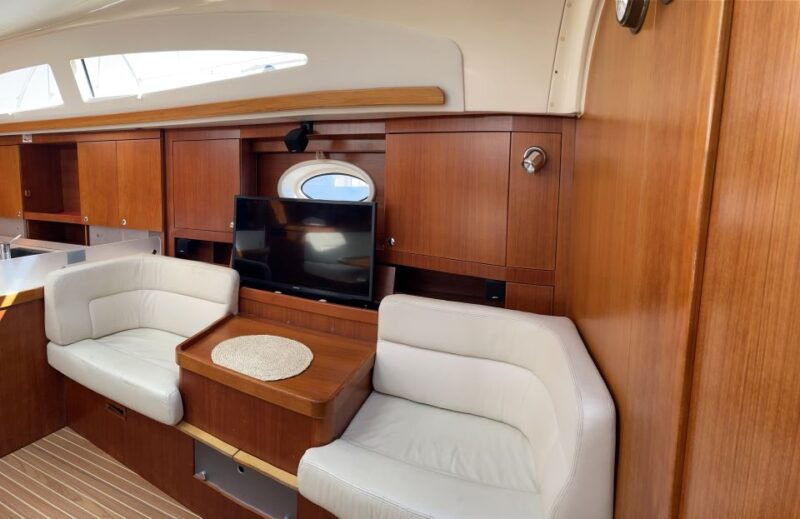 valencia-private-boat-trip-with-paddle-boarding-and-drinks