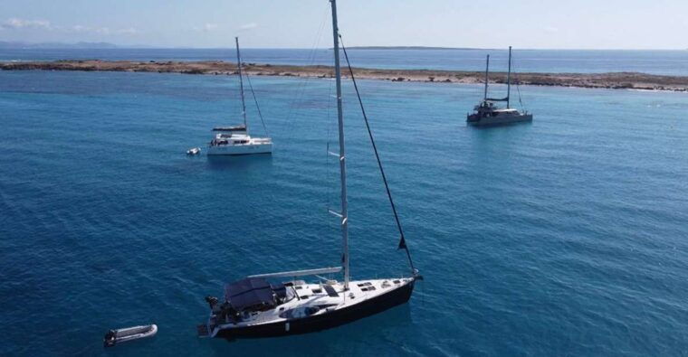 valencia-private-boat-trip-with-paddle-boarding-and-drinks