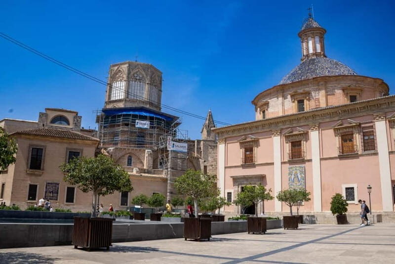 Valencia: Private City Center Highlights Tour with a Local - Key Points