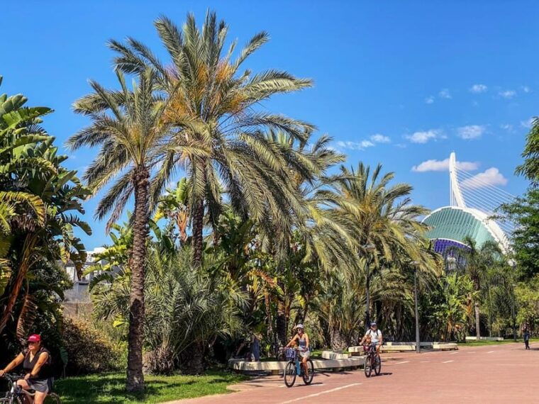 valencia-private-city-tour-on-bike-with-drink-stop