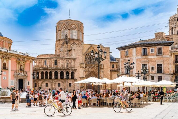 valencia-private-city-tour-on-bike-with-drink-stop