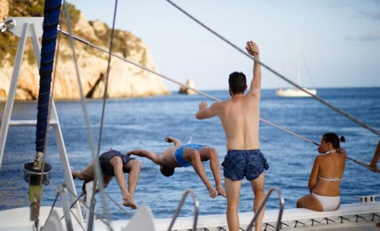 valencia-sailing-catamaran-cruise-with-valencian-lunch