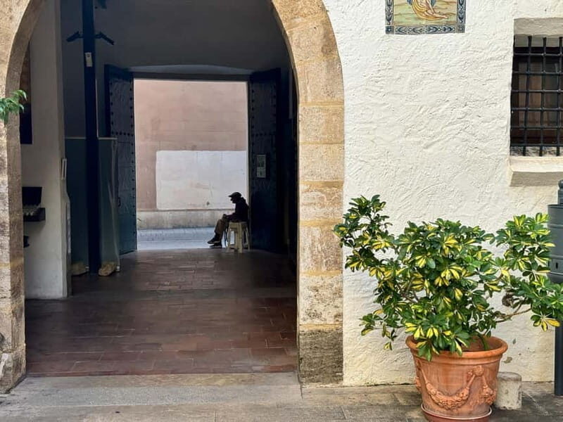 Valencia, Spain: Excellent Private Walking Photography Tour - Frequently Asked Questions  