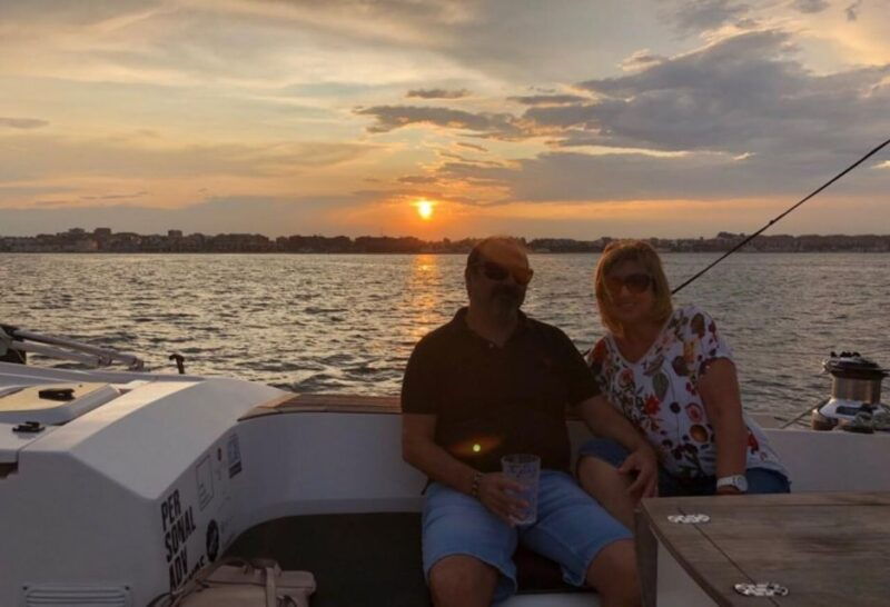 valencia-sunset-trip-in-a-sailboat-with-drinks-included
