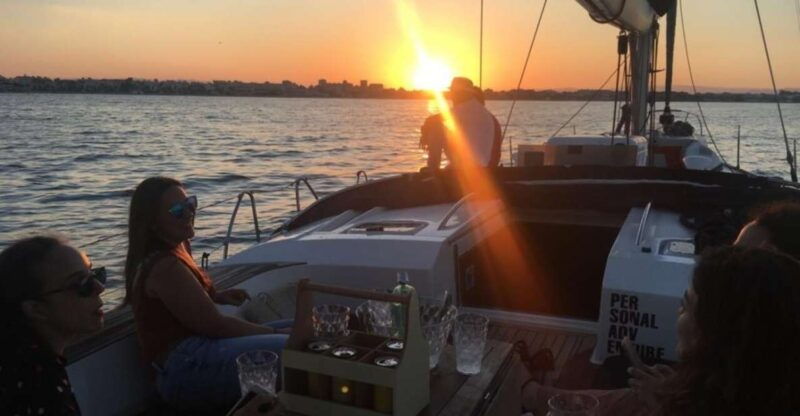 valencia-sunset-trip-in-a-sailboat-with-drinks-included
