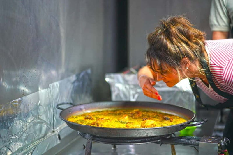 Valencia: Traditional Paella Cooking Class and Dinner - Practical Details and Tips