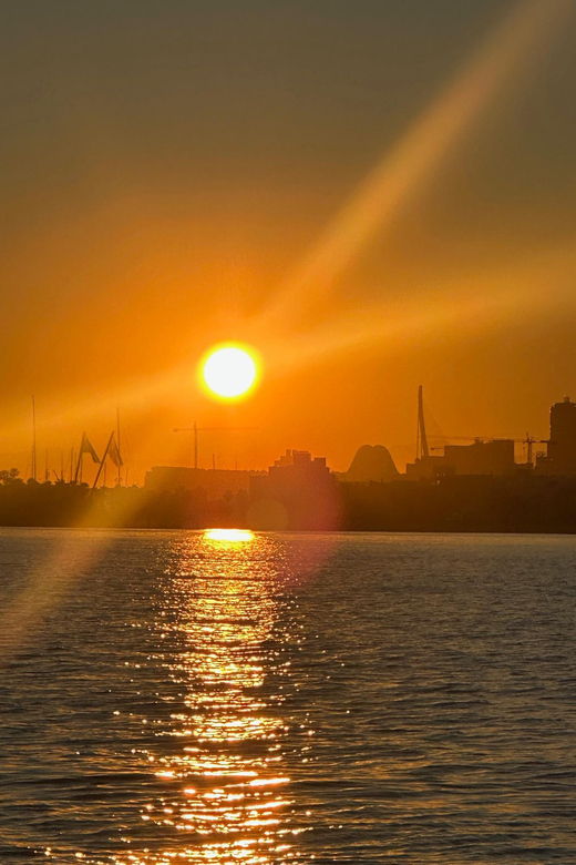 valencia-vip-sunset-cruise-in-catamaran-with-drink