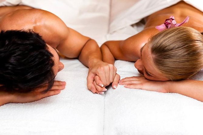 valentines-day-couples-massage-and-facial-with-bottle-of-champagne