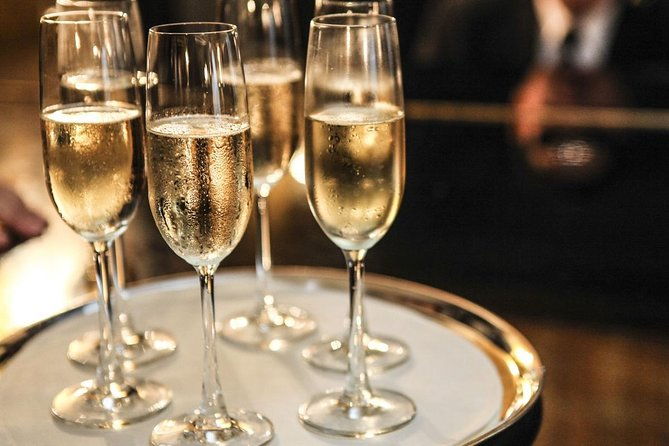 valentines-day-seine-river-champagne-cruise