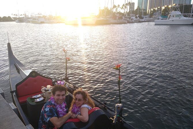 valentines-day-waikiki-gondola-cruise-with-drinks-pastries