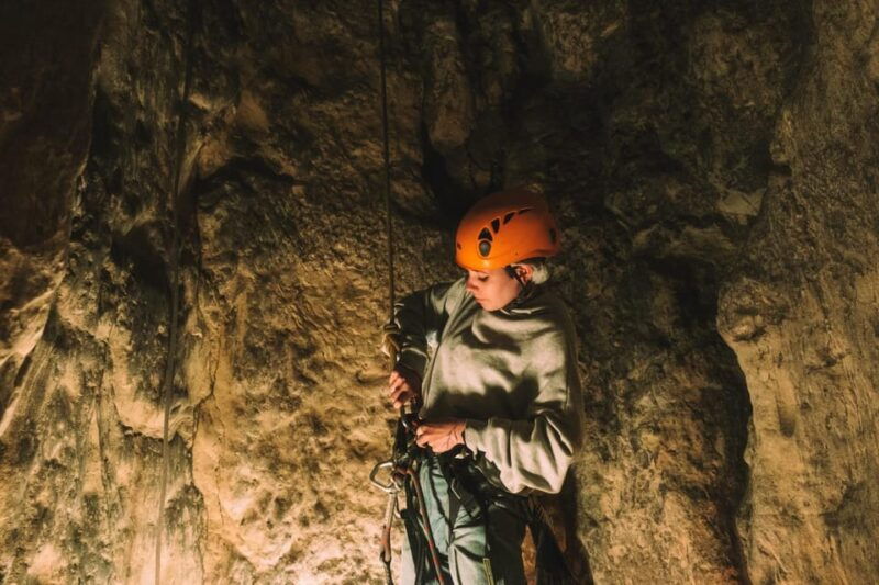 valkenburg-cave-climbing-tour
