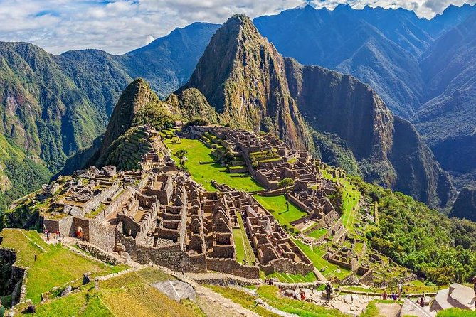 valle-sagrado-machu-picchu-by-train-2-days