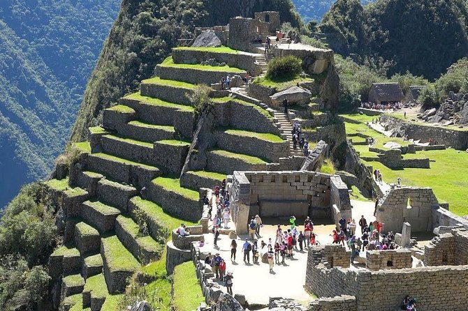 valle-sagrado-machu-picchu-by-train-2-days