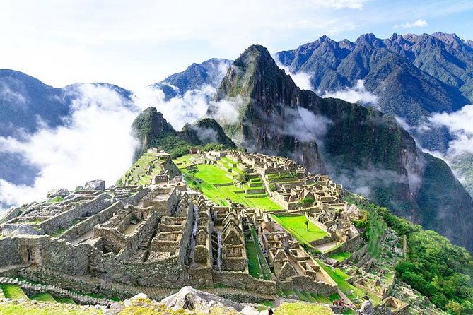 valle-sagrado-machu-picchu-by-train-2-days