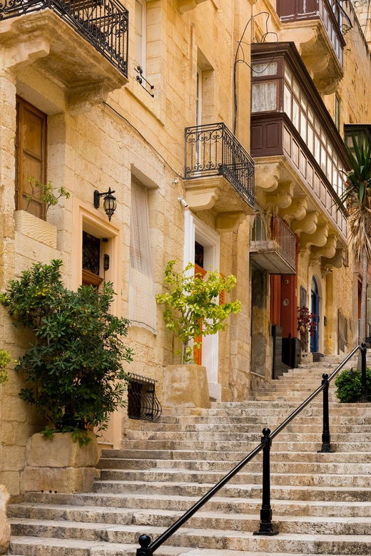 valletta-family-adventure-history-fun-walk