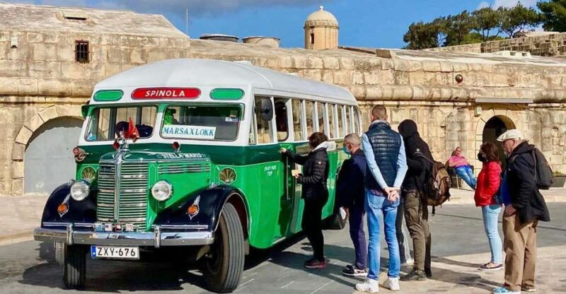 valletta-sunday-vintage-bus-to-marsaxlokk