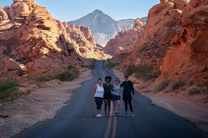 valley-of-fire-guided-hiking-tour-and-mojave-desert-adventure-2