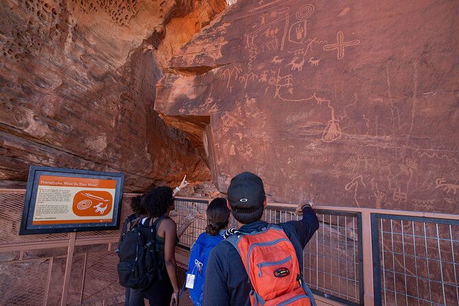 valley-of-fire-guided-hiking-tour-and-mojave-desert-adventure