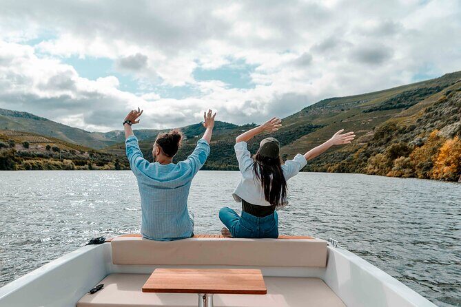 Valley of the Douro: Private Tour Electric Boat 1h With Wine Tasting - An Honest Look at the Douro Solar Boat Experience