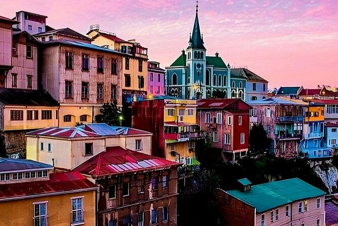 valparaiso-highlights-walking-tour-with-a-guide