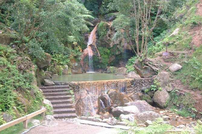 van-tour-lagoa-do-fogo