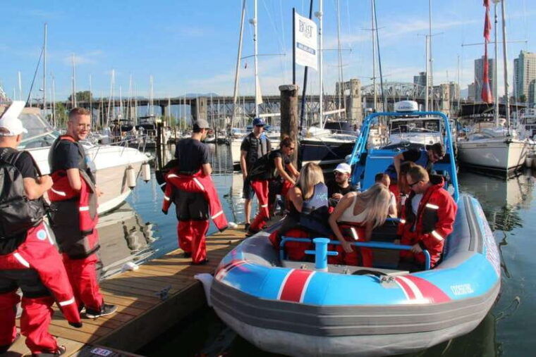 vancouver-city-and-seal-boat-tour
