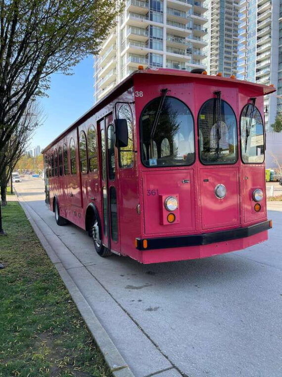 vancouver-city-granville-island-sightseeing-trolley-tour