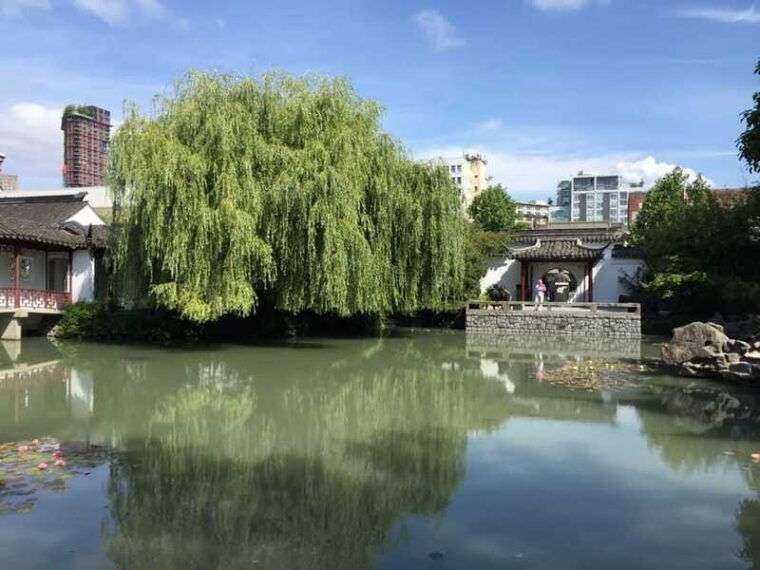 vancouver-city-highlights-and-fraser-valley-wine-tour