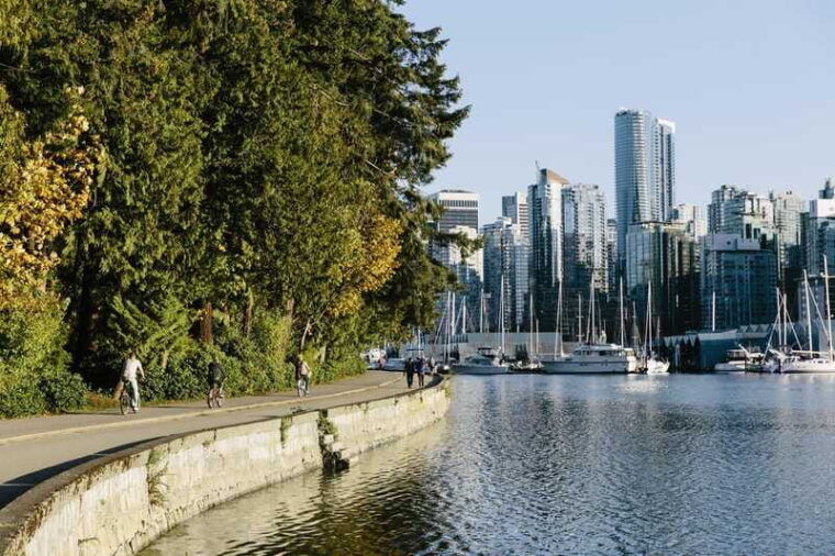 vancouver-day-tour-stanley-park-capilano-suspension-bridge