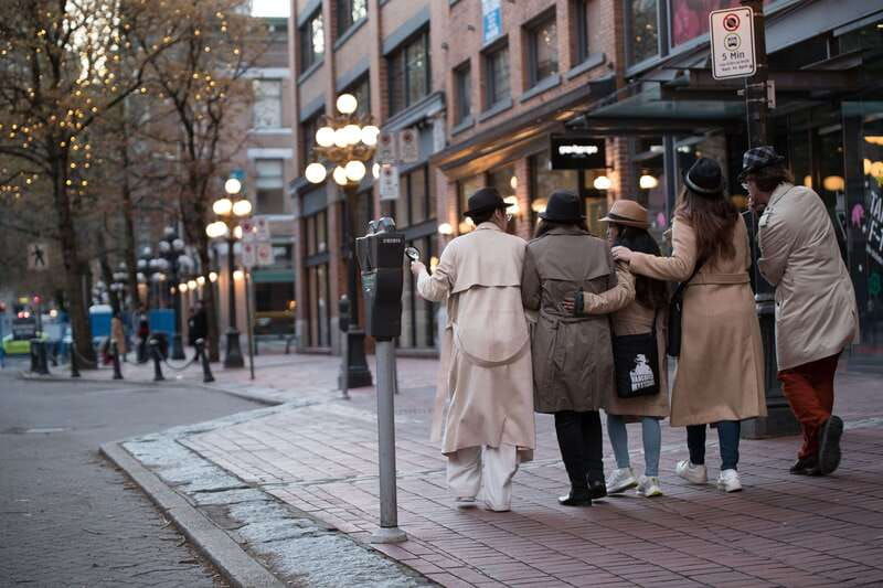 vancouver-explore-gastown-with-an-outdoor-murder-mystery