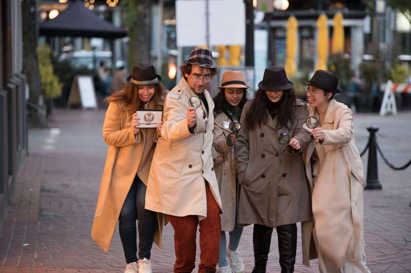 vancouver-explore-gastown-with-an-outdoor-murder-mystery