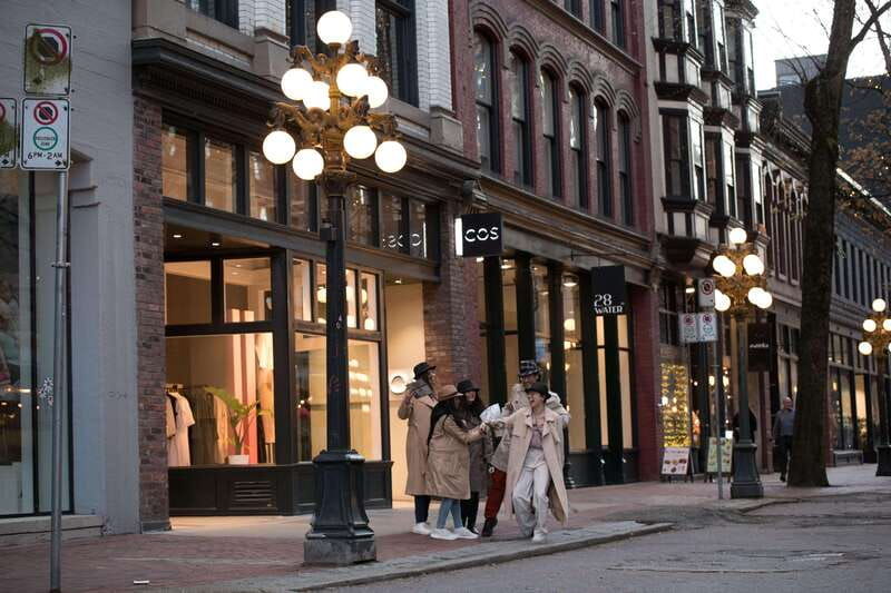 vancouver-explore-gastown-with-an-outdoor-murder-mystery