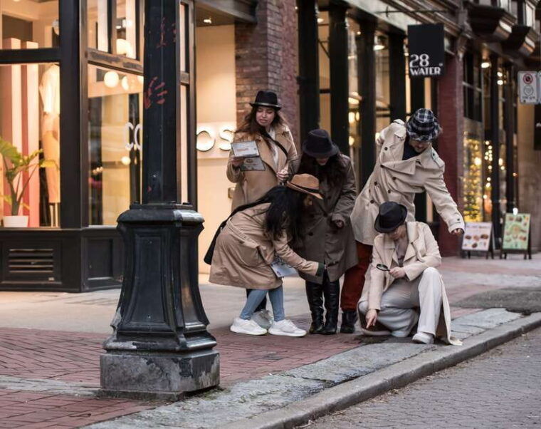 vancouver-explore-gastown-with-an-outdoor-murder-mystery