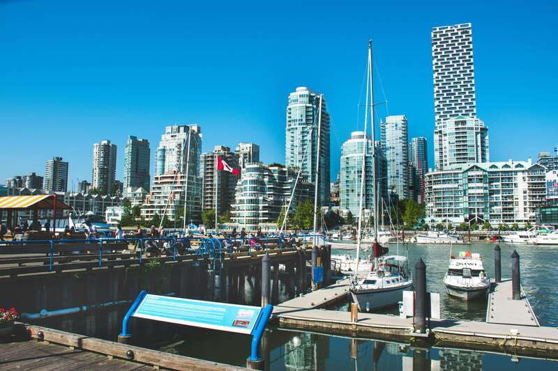 vancouver-granville-island-canada-place-suspension-bridge
