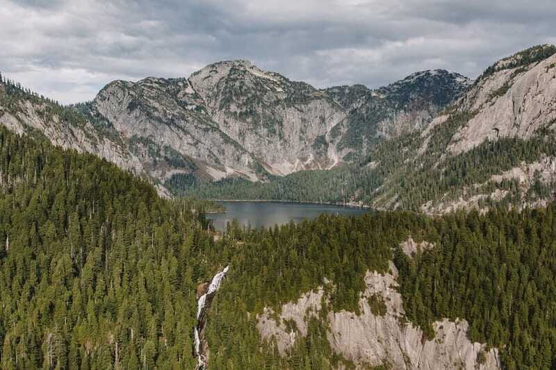 vancouver-helicopter-tour-with-backcountry-beer-tasting