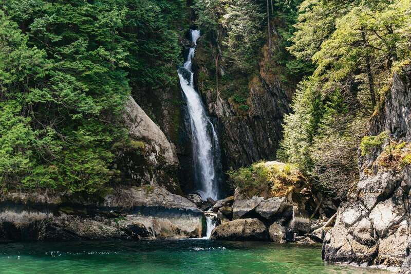 vancouver-indian-arm-and-granite-falls-zodiac-boat-tour
