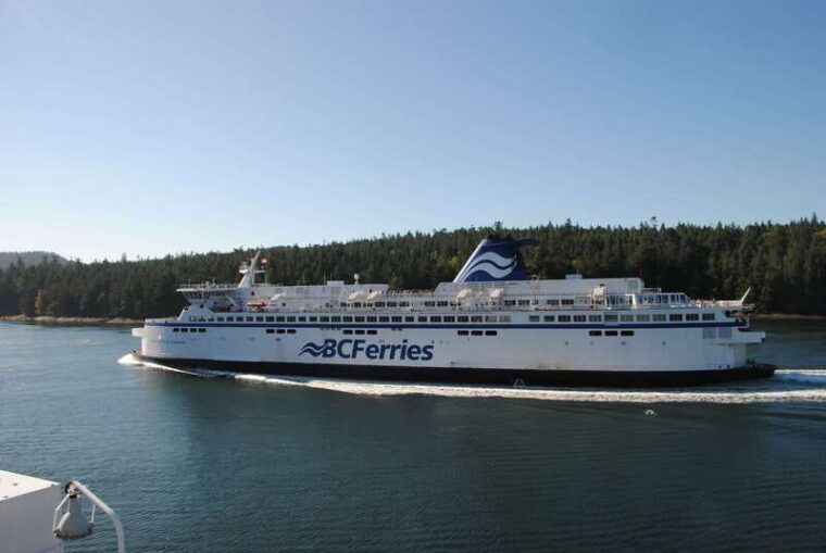 vancouver-private-victoria-and-butchart-gardens-ferry-tour