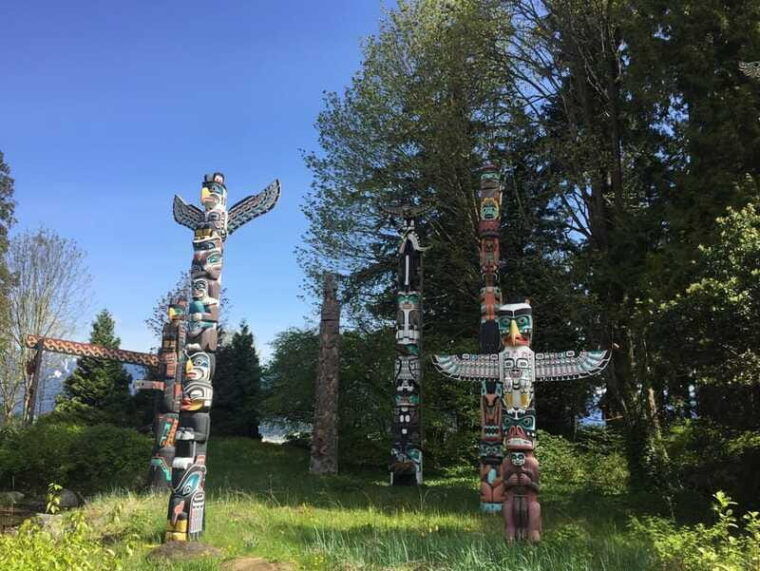 vancouver-talking-totems-stanley-park