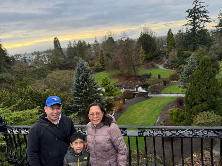 vancouver-tour-car-grandville-island-queen-elizabeth-china-t