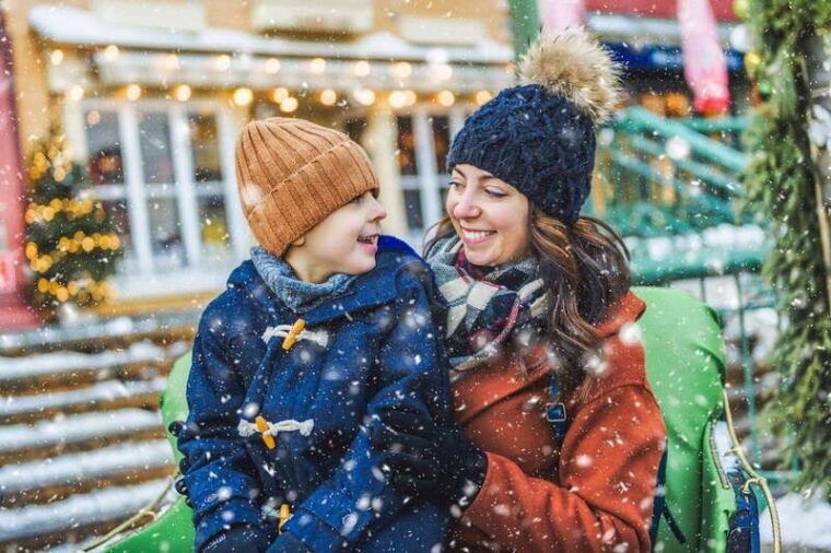 vancouvers-festive-shoreline-a-christmas-walking-tour