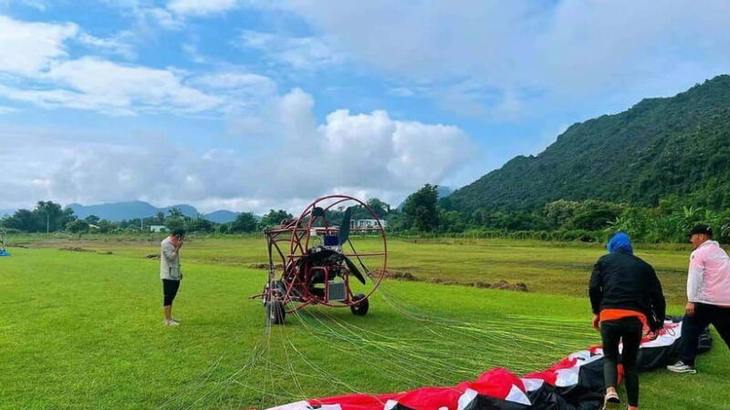 vang-vieng-paragliding-and-go-karting-experience