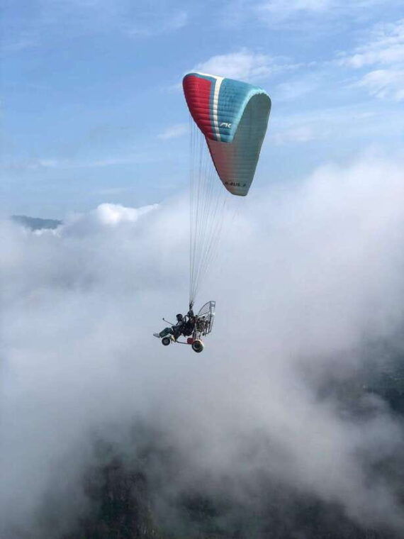 vang-vieng-paragliding-and-go-karting-experience
