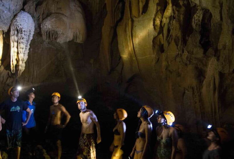 vang-vieng-tham-nangfar-and-tham-nam-day-tour-with-kayaking