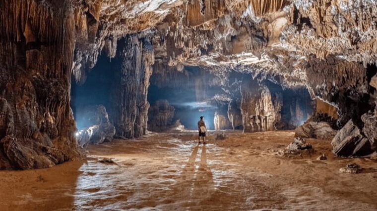 vang-vieng-zipline-cave-hikes-rafting-kayaking-lagoon-4