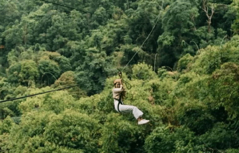 vang-vieng-ziplinekayakingbluelagoon-1