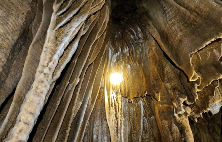 vangrong-zipline-rafting-2-cave-hikes-kayaking-lagoon-4