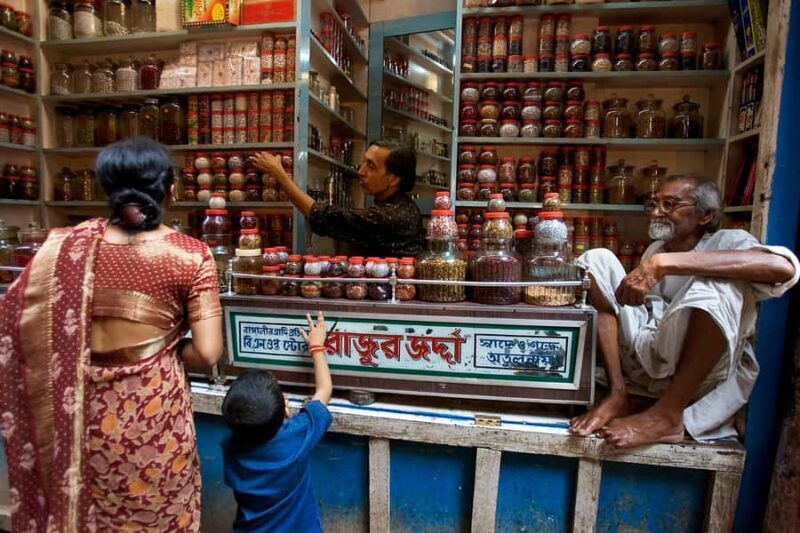 Varanasi: 2-Day Tour with Ganga Aarti and Rooftop Dinner - Who Should Consider This Tour?