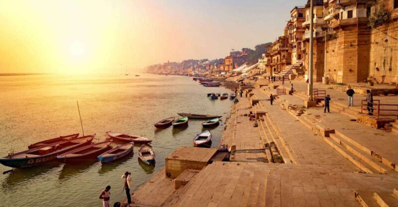 VARANASI BOAT RIDE: WITNESS SUNRISE SERENITY - An In-Depth Look at the Sunrise Boat Tour