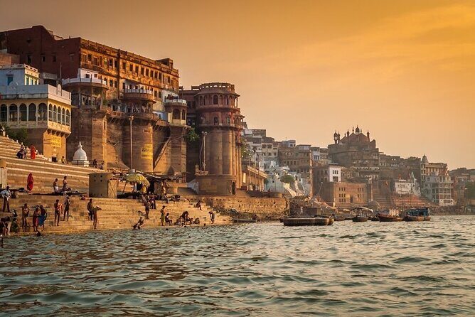 Varanasi Day Tour with Temples & Ganga Aarti  Dawn to Dusk - Who Should Consider This Tour?